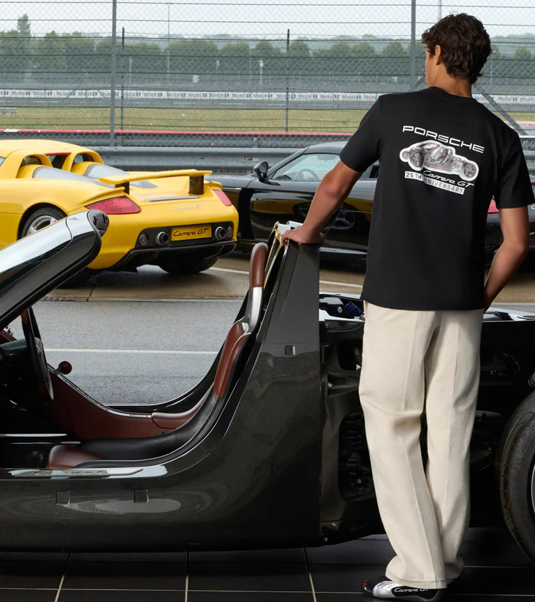 Porsche Unisex T-Shirt – 25Y Porsche Carrera GT